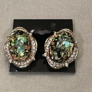 Elegant Gold and Green Earrings clip ons